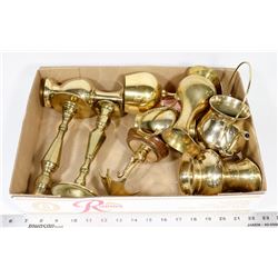 FLAT OF BRASS ITEMS.