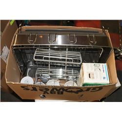 BOX OF HOUSEHOLD INCL DISH DRYING RACK, CUPS AND