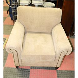 ESTATE PRESTINE CASUAL SITTING ROOM CHAIR