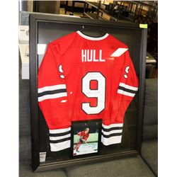 FRONT LOADING JERSEY BOX WITH A BOBBY HULL SIGNED
