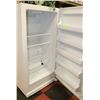 Image 2 : FRIGIDAIRE UPRIGHT DEEP FREEZE, 34"X28.5"X67.5".