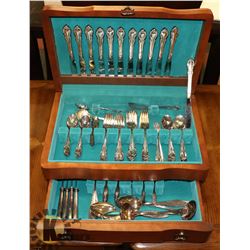ESTATE WM ROGERS BROTHERS SILVERPLATE CUTLERY IN