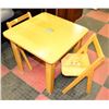 Image 1 : CHILDRENS SOLID WOOD TABLE WITH 2 CHAIRS