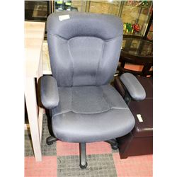 DARK BLUE FABRIC HYDRAULIC LIFT OFFICE CHAIR