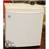 Image 1 : GE COMPACT REFRIGERATOR W/FREEZER -1.7CU FT.