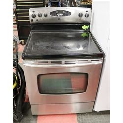 BLACK AND ST STEEL MAYTAG CONVECTION OVEN