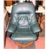 Image 1 : GREEN LEATHERETTE LOUNGE CHAIR