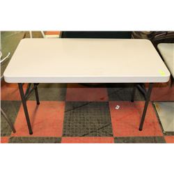 4' PLASTIC FOLDING TABLE