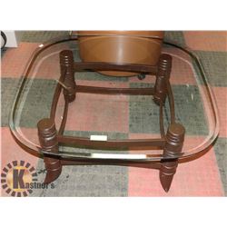 GLASS COFFEE TABLE 38 X 48