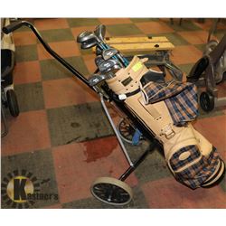 SET OF GOLF CLUBS, GRAND SLAM WITH WHEELED GOLF