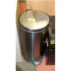 FLIP TOP GARBAGE CAN