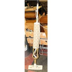 REGINA VINTAGE VACUUM AS IS