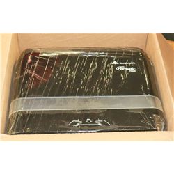 CORMATRIC ROLL TOWEL DISPENSER