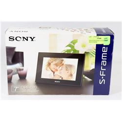 NEW IN BOX SONY LCD DIGITAL 7" PHOTO FRAME
