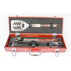 CO-OP BBQ TOOL SET IN WOOD CASE (BROKEN HANDLE)