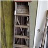 Image 2 : BROWN 6FT LADDER WOODEN