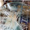 Image 2 : 4 ROUND ENGRAVED GLASS PIECES