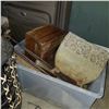 Image 2 : 3 OUTDOOR LANTERNS AND A BOX OF GARDEN DECOR