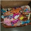 Image 3 : VINTAGE SUITCASE W/ BARBIE CLOTHES AND ACCESSORIES AND SOME BARBIES
