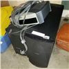 Image 1 : BOSE AV3 MEDIA CENTER W/ 2 SPEAKERS