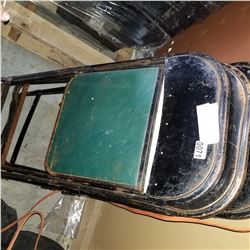 3 METAL SIGNS AND 5 1940 COOEY METAL FOLDING CHAIRS