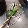 Image 2 : 2 FISHING RODS W/ REELS AND 2 FISHING NETS