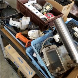 5 TRAYS OF SAFETY GOGGLES, TOOLS, 2 PUMPS