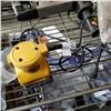 Image 1 : DEWALT PALM SANDER