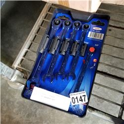 NEW WESTWARD 5 PIECE RATCHETING WRENCH SET