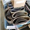 Image 3 : 2 TRAYS OF SANDING BELTS