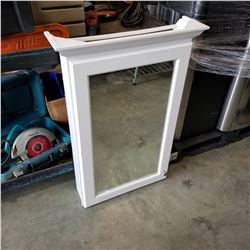 WHITE MEDICINE CABINET