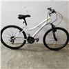 Image 1 : WHITE NAKAMURA INSPIRE 24 18 SPEED BIKE