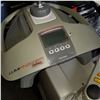 Image 4 : OPUSMED LUMIPHASE R ESTHETIC COMMERCIAL LASER MACHINE WITH KEY, POWERS UP