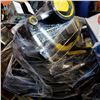 Image 2 : PALLET OF RETURNED PRESSURE WASHERS KARCHER, FORD, ETC