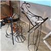 Image 1 : 4 METAL PLANT STANDS