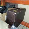 Image 3 : CASED METAL PICNIC SET AND MARKET PLACE LUNCH KIT