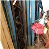 Image 2 : 8FT x 3FT PALLET TRACKING SECTION W/ 5 BLUE SHELVES