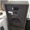Image 2 : PAIR OF FLOOR SPEAKERS