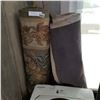 Image 1 : 2 5FT AREA CARPETS