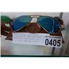 Image 2 : AUTHENTIC RAY BAN SUNGLASSES POLARIZED LENSE MODEL 3025 112/4L W/ CASE AND CLOTH - RETAIL $258