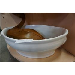 LARGE WHITE CERAMIC POT AND WOODEN DUCK