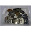 Image 2 : TRAY OF BELT BUCKLES