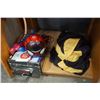 Image 2 : SPIDERMAN COLLECTIBLES AND BATMAN CURTAIN