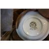 Image 3 : BOX OF GEORGIAN CHINA 22KT GOLD