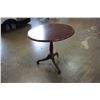 Image 3 : TILT TOP BOMBAY PARLOUR TABLE