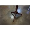 Image 5 : TILT TOP BOMBAY PARLOUR TABLE