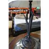 Image 3 : PAIR OF DECORATIVE METAL TABLE LAMPS