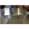 Image 2 : STAINLESS TABLE