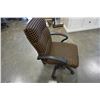 Image 3 : GAS LIFT OFFICE CHAIR