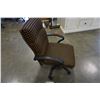 Image 3 : GAS LIFT OFFICE CHAIR